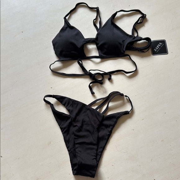 *NWT - BLACK BIKINI FROM ZAFUL (sz med) - Picture 1 of 8